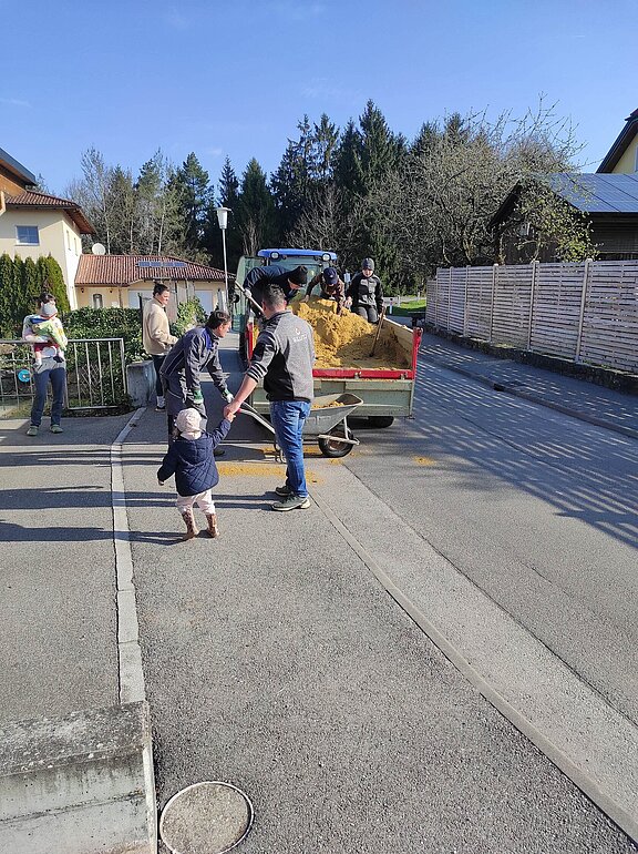 Sandkistenfüllaktion_2025__10_.jpg  